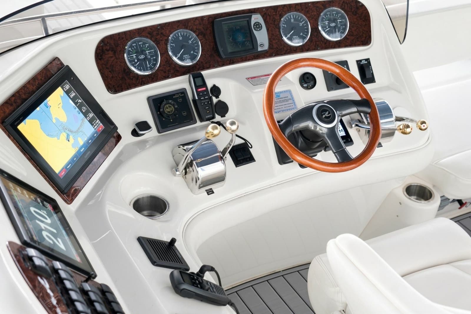 2003 Sea Ray 450 Express Bridge - Photo 24
