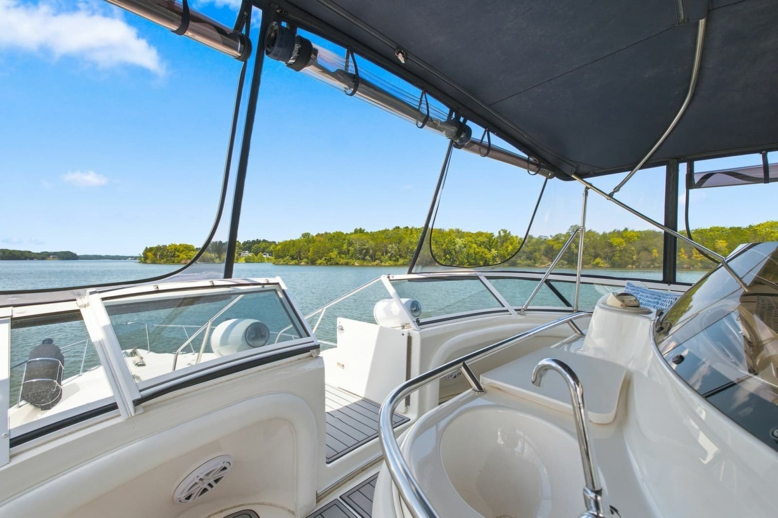 2003 Sea Ray 450 Express Bridge - Photo 17