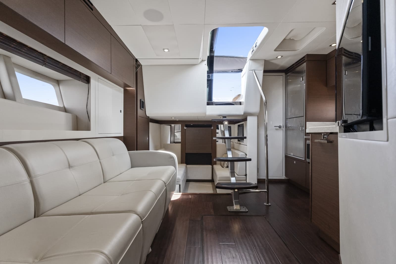 2013 Sea Ray 410 Sundancer - Photo 24