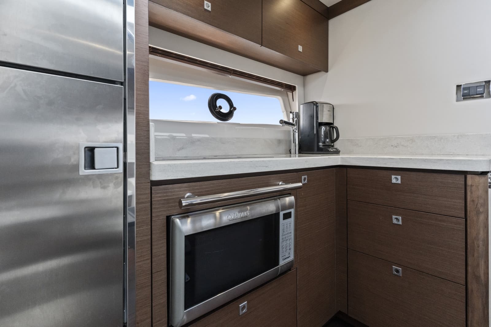 2013 Sea Ray 410 Sundancer - Photo 28