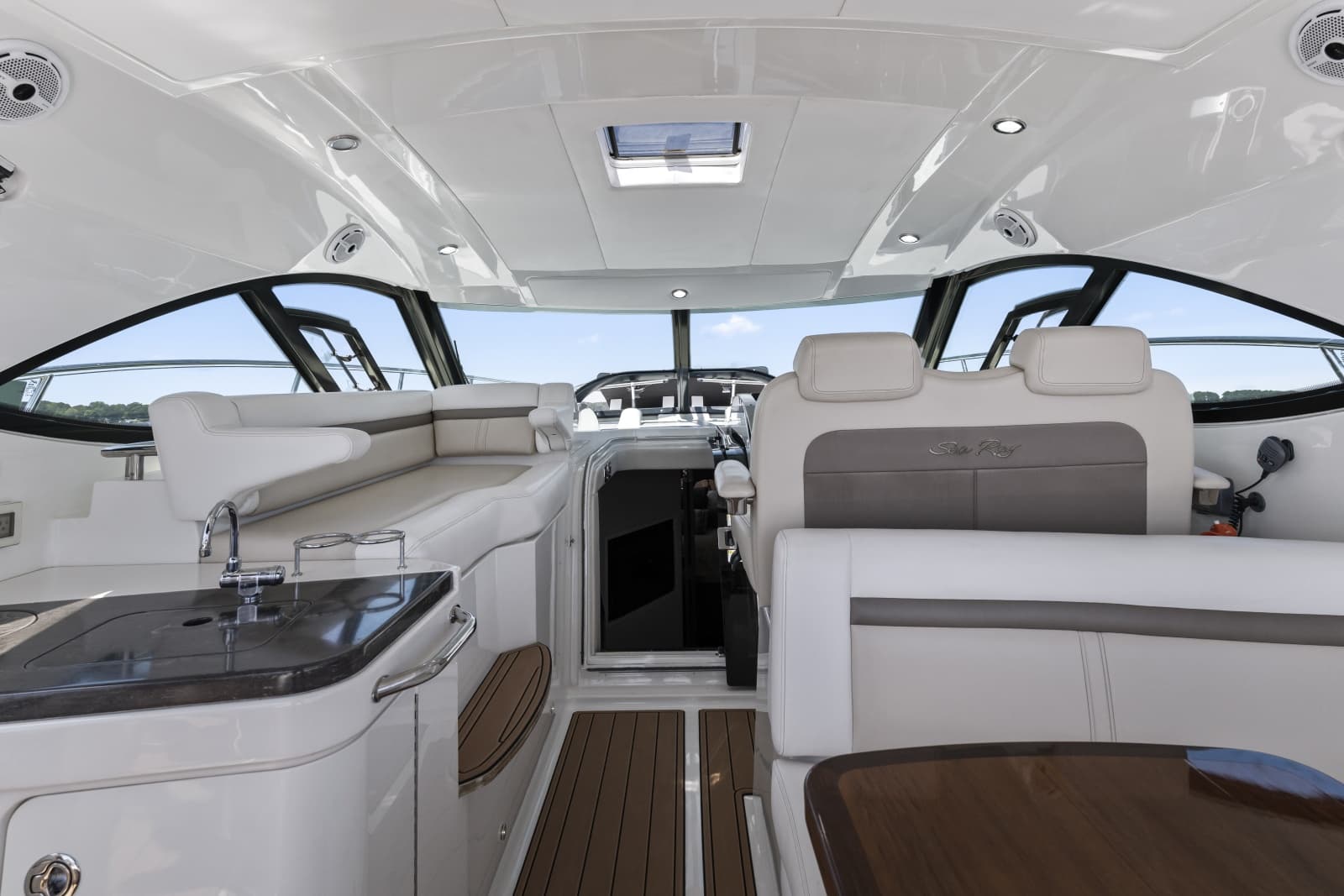2013 Sea Ray 410 Sundancer - Photo 8