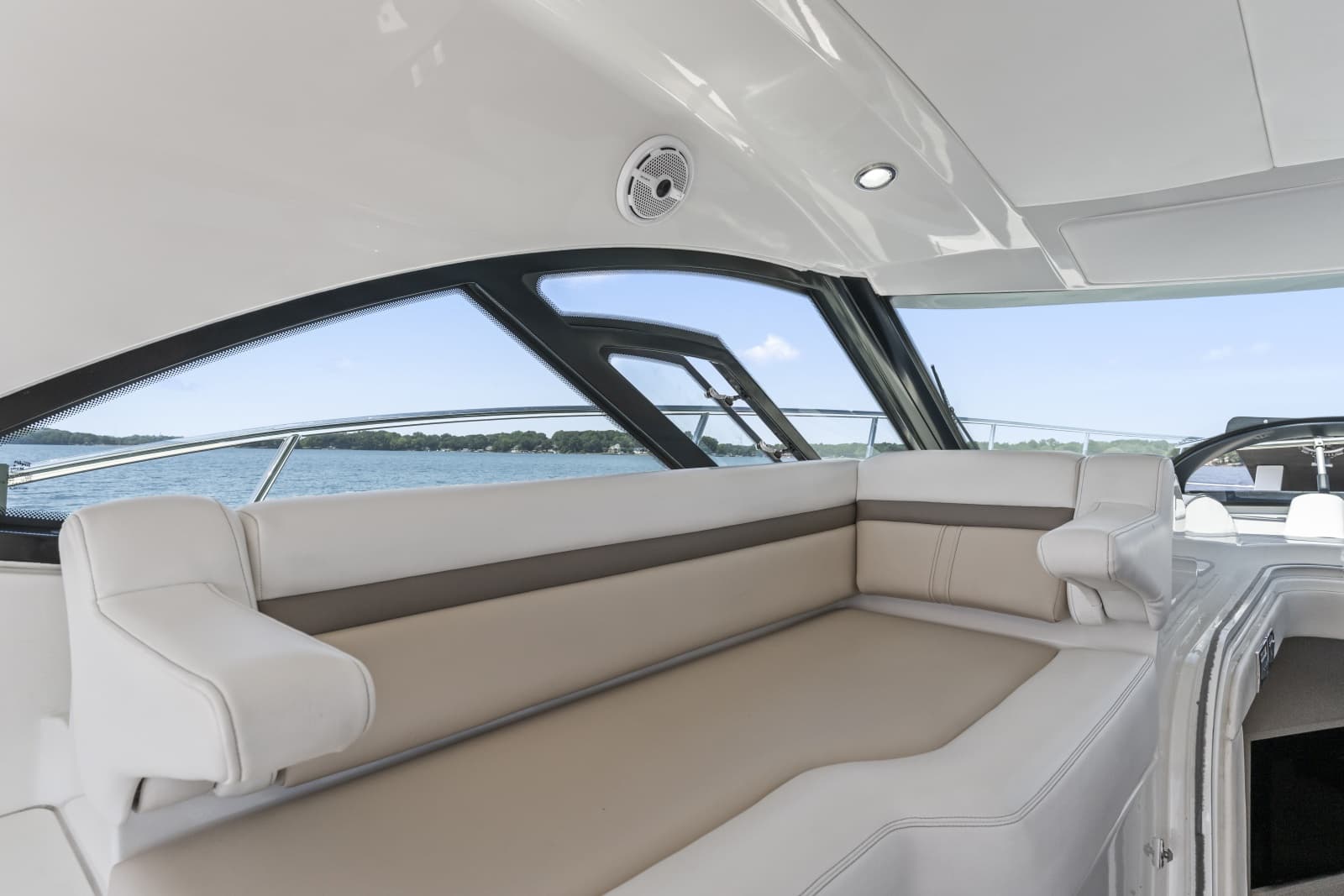 2013 Sea Ray 410 Sundancer - Photo 7