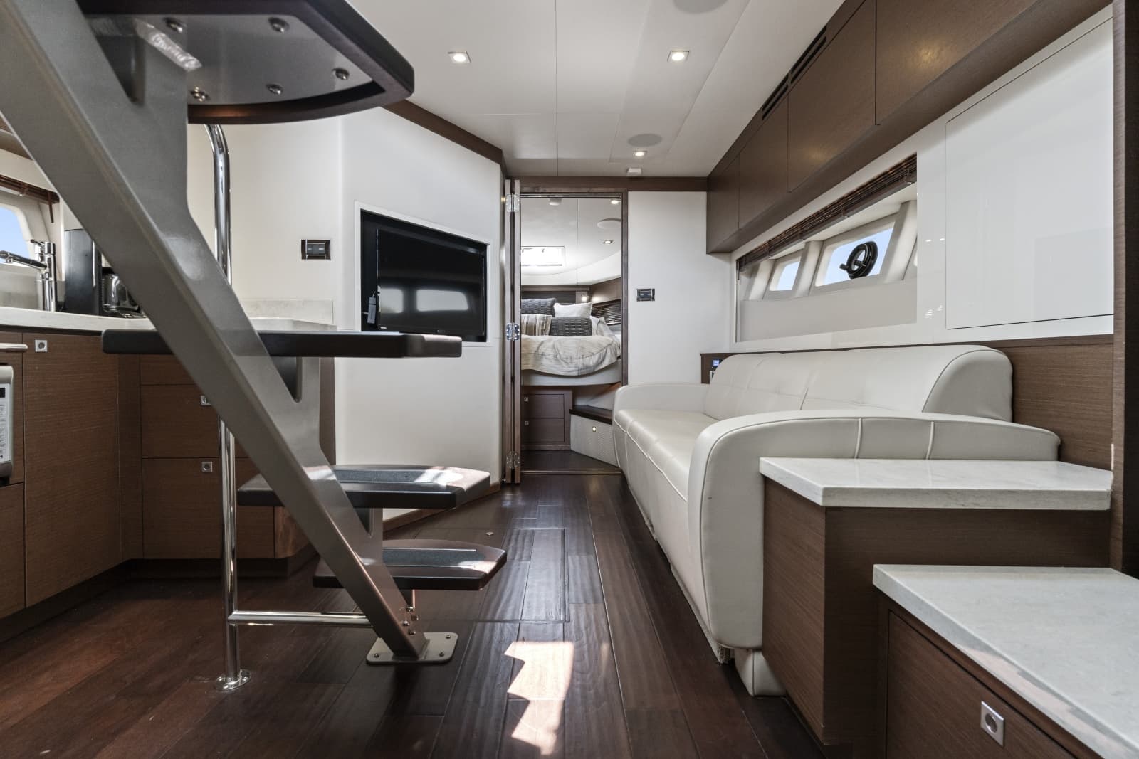 2013 Sea Ray 410 Sundancer - Photo 36