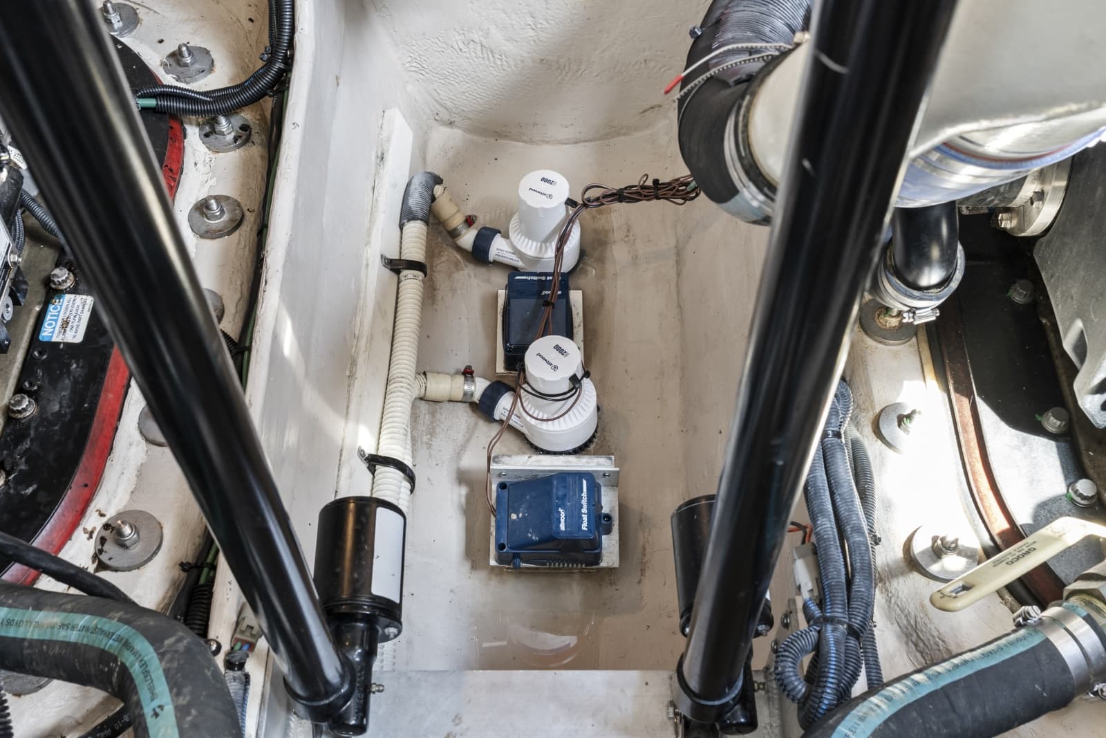 2013 Sea Ray 410 Sundancer - Photo 43