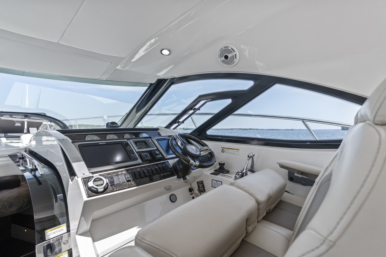 2013 Sea Ray 410 Sundancer - Photo 9