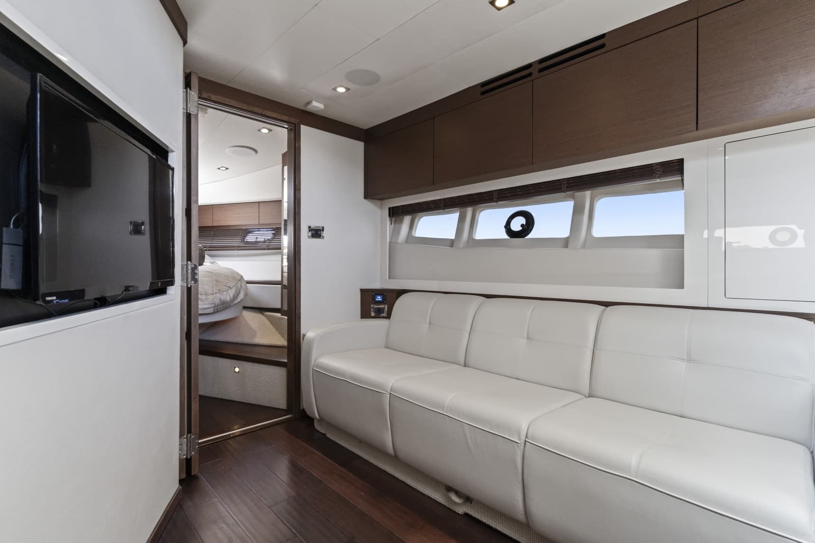 2013 Sea Ray 410 Sundancer - Photo 25