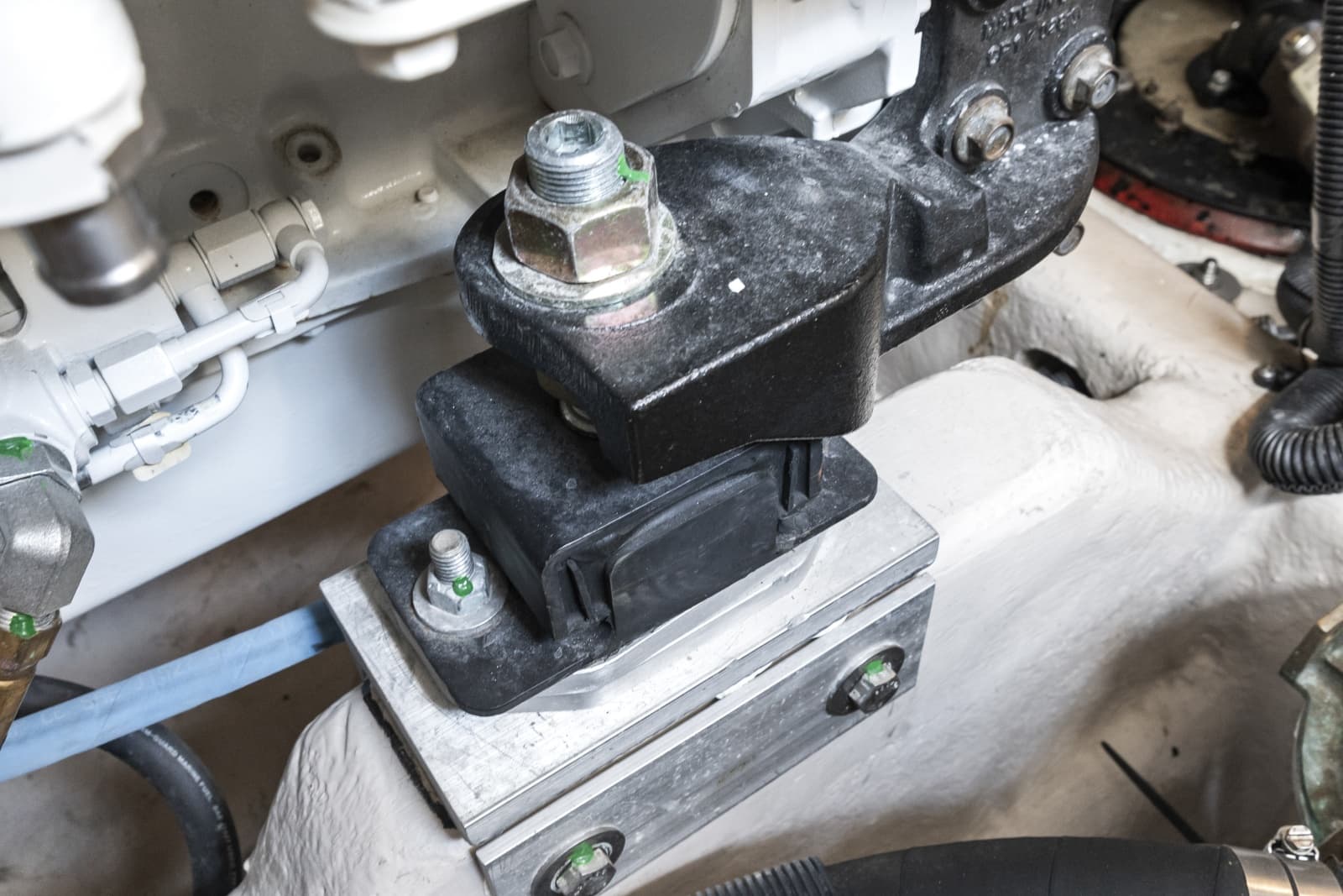 2013 Sea Ray 410 Sundancer - Photo 48