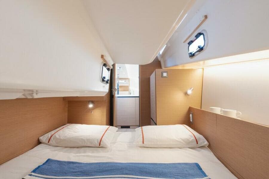2027 Jeanneau Sun Odyssey 350 - Photo 17