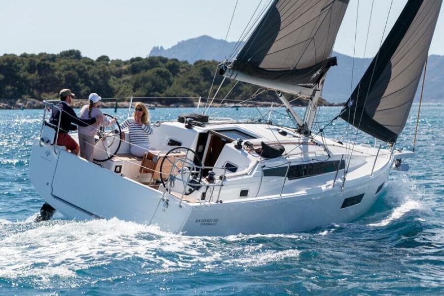 2027 Jeanneau Sun Odyssey 350 - Photo 1