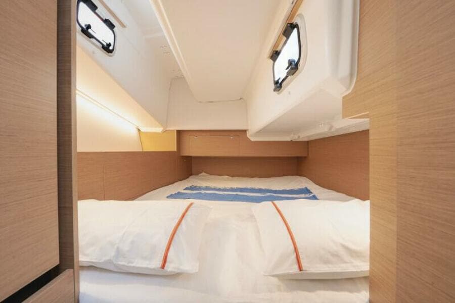 2027 Jeanneau Sun Odyssey 350 - Photo 16
