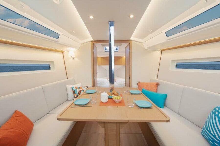 2027 Jeanneau Sun Odyssey 350 - Photo 10