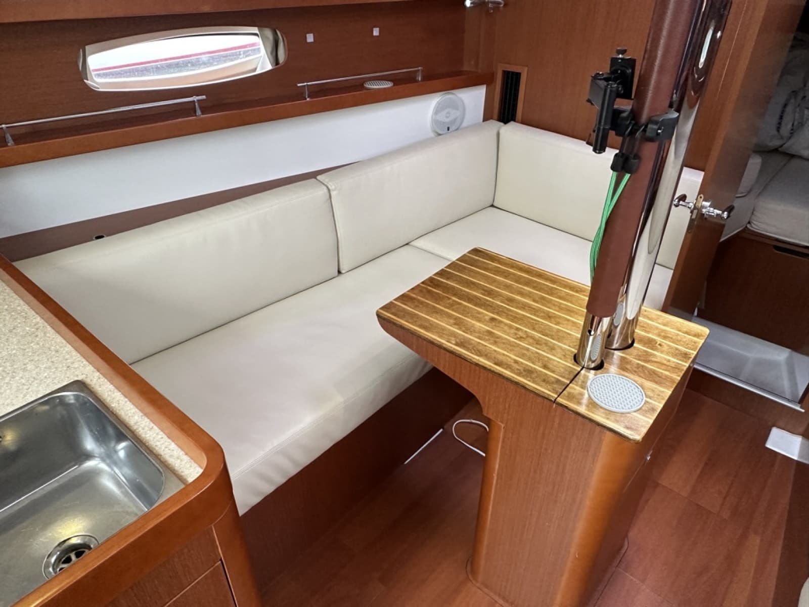 2015 Beneteau 31 Platinum - Photo 10