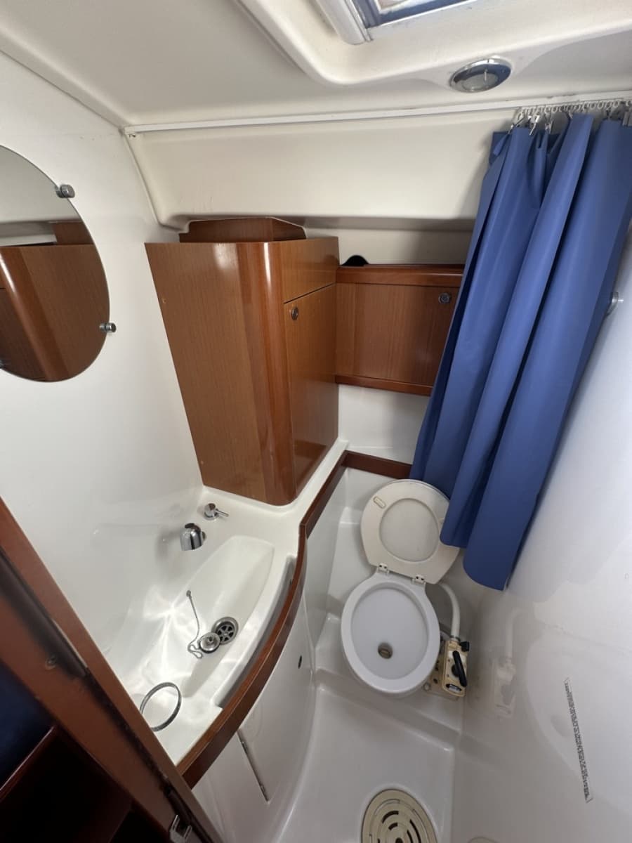 2011 Beneteau 40 - Photo 30