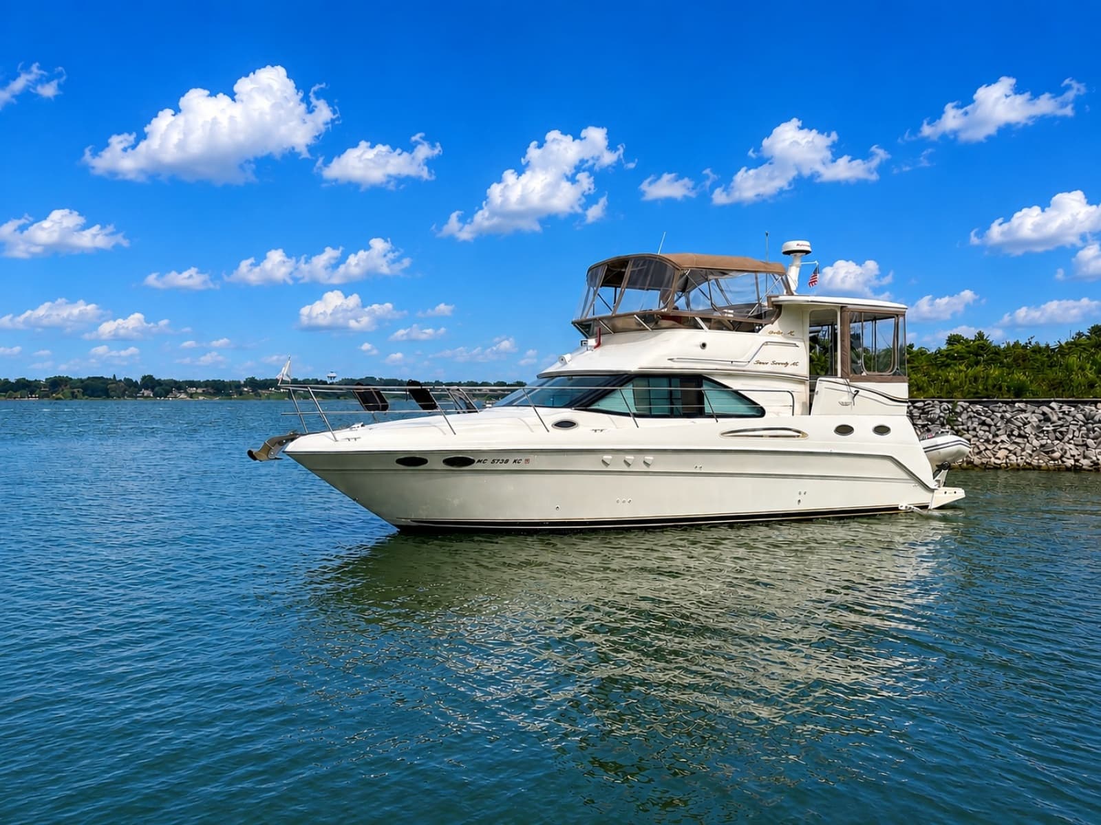 1998 Sea Ray 370 Aft Cabin - Photo 2