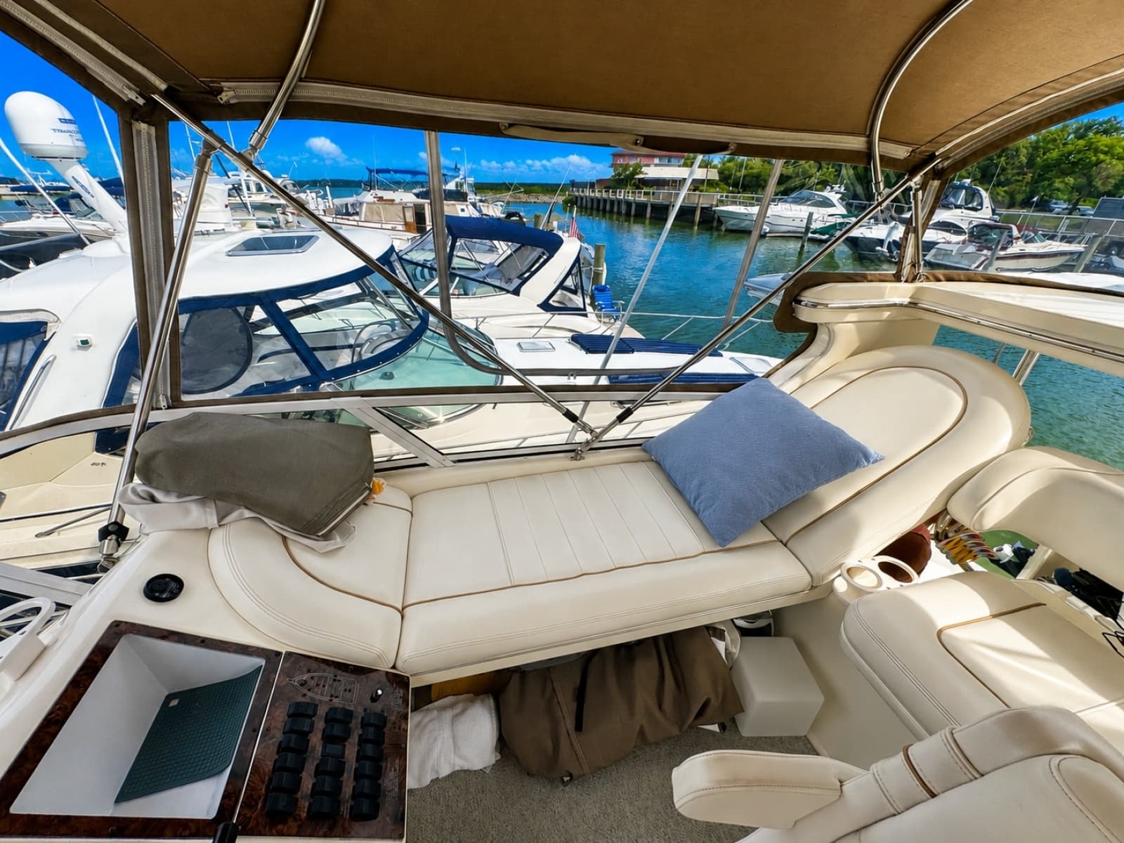 1998 Sea Ray 370 Aft Cabin - Photo 21