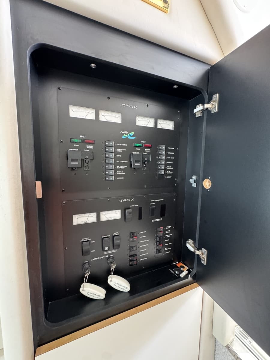1998 Sea Ray 370 Aft Cabin - Photo 49