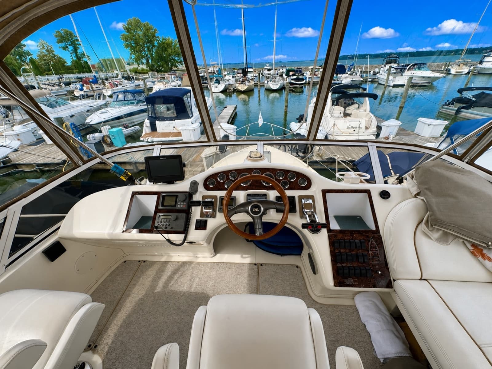 1998 Sea Ray 370 Aft Cabin - Photo 14