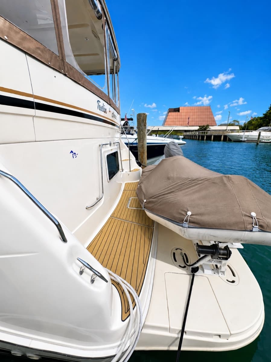 1998 Sea Ray 370 Aft Cabin - Photo 9