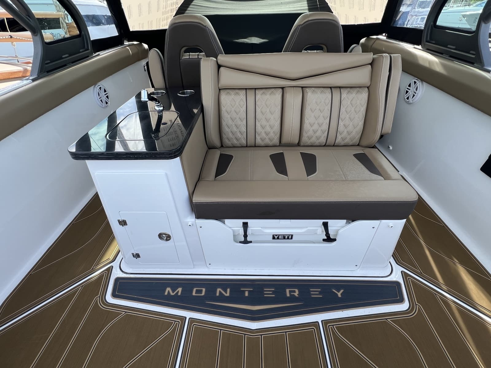 2027 Monterey 30 Elite OB - Photo 10