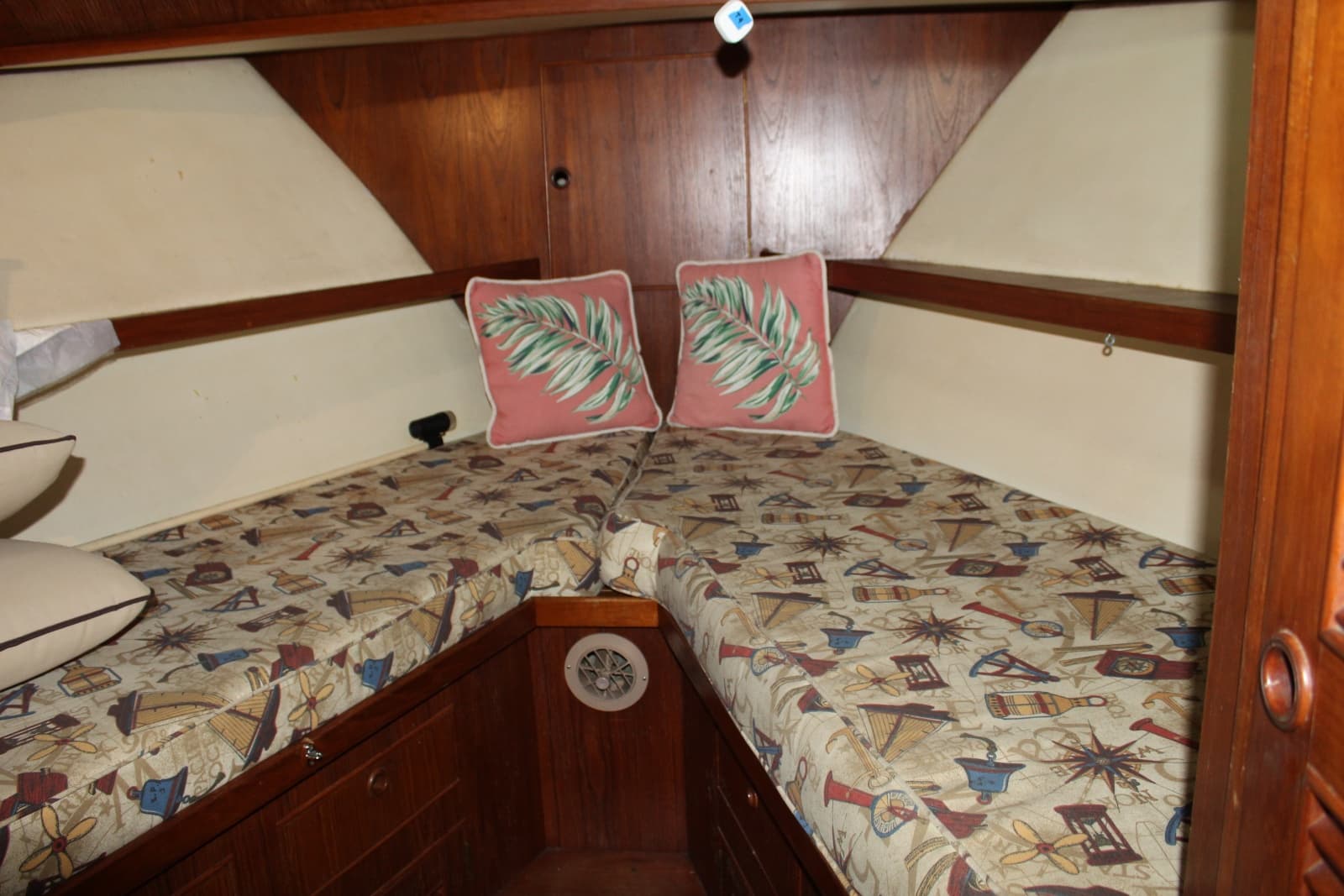 1983 Ocean Alexander 40 Double Cabin - Photo 23