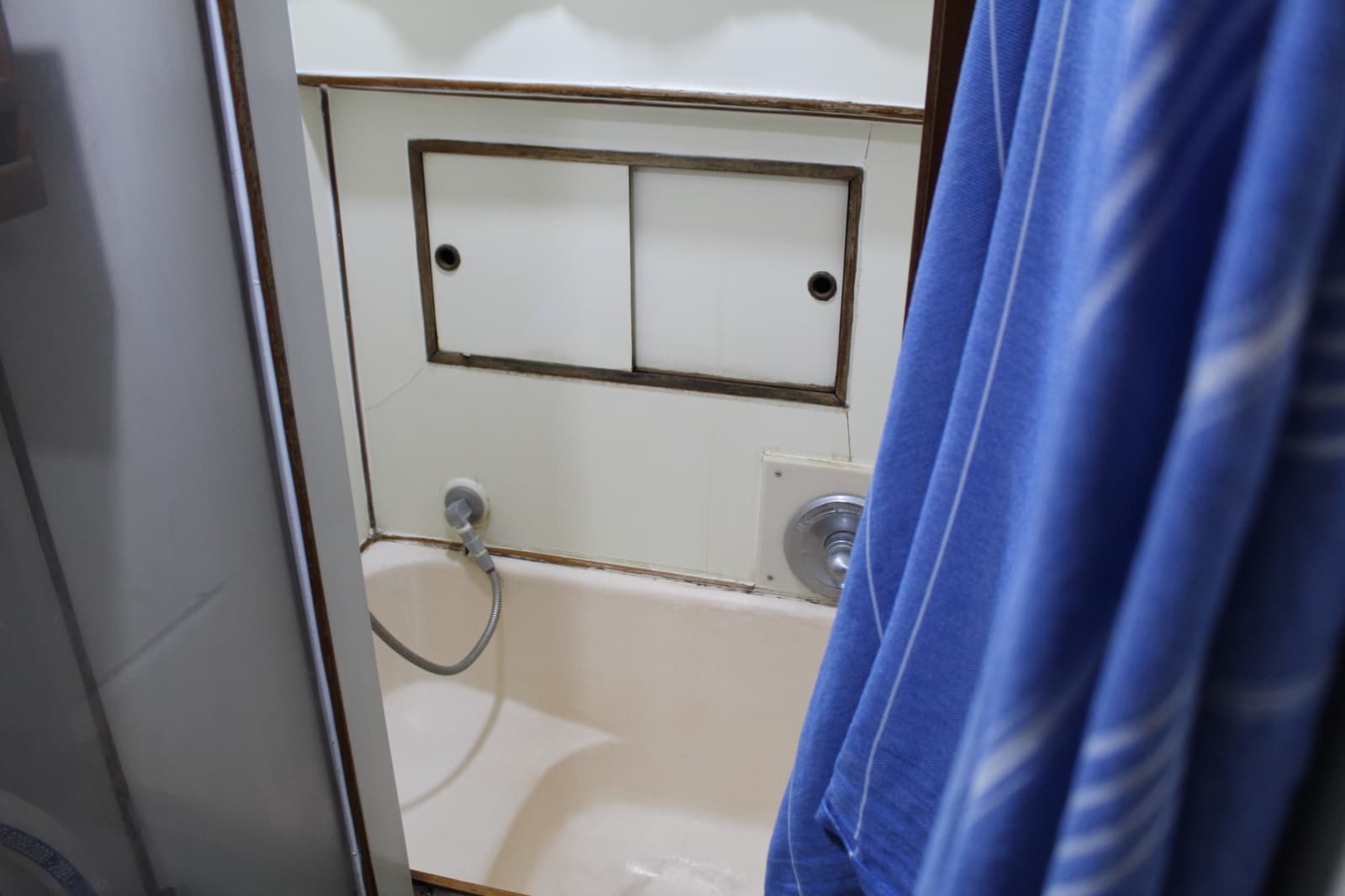 1983 Ocean Alexander 40 Double Cabin - Photo 21