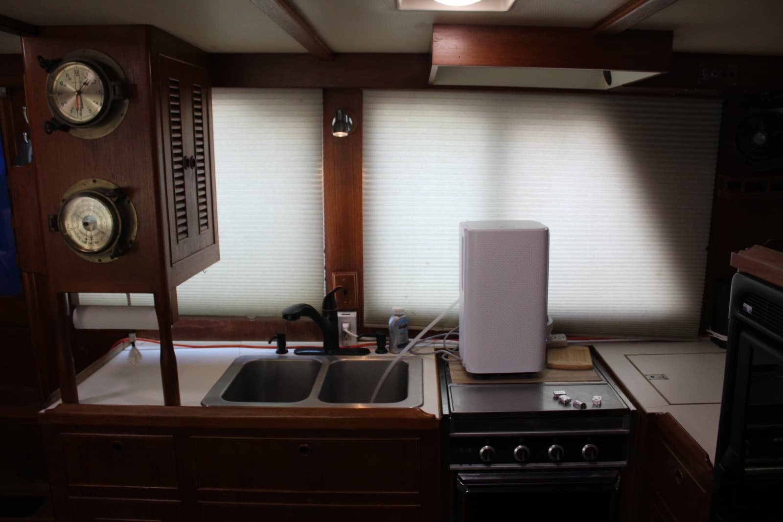 1983 Ocean Alexander 40 Double Cabin - Photo 13