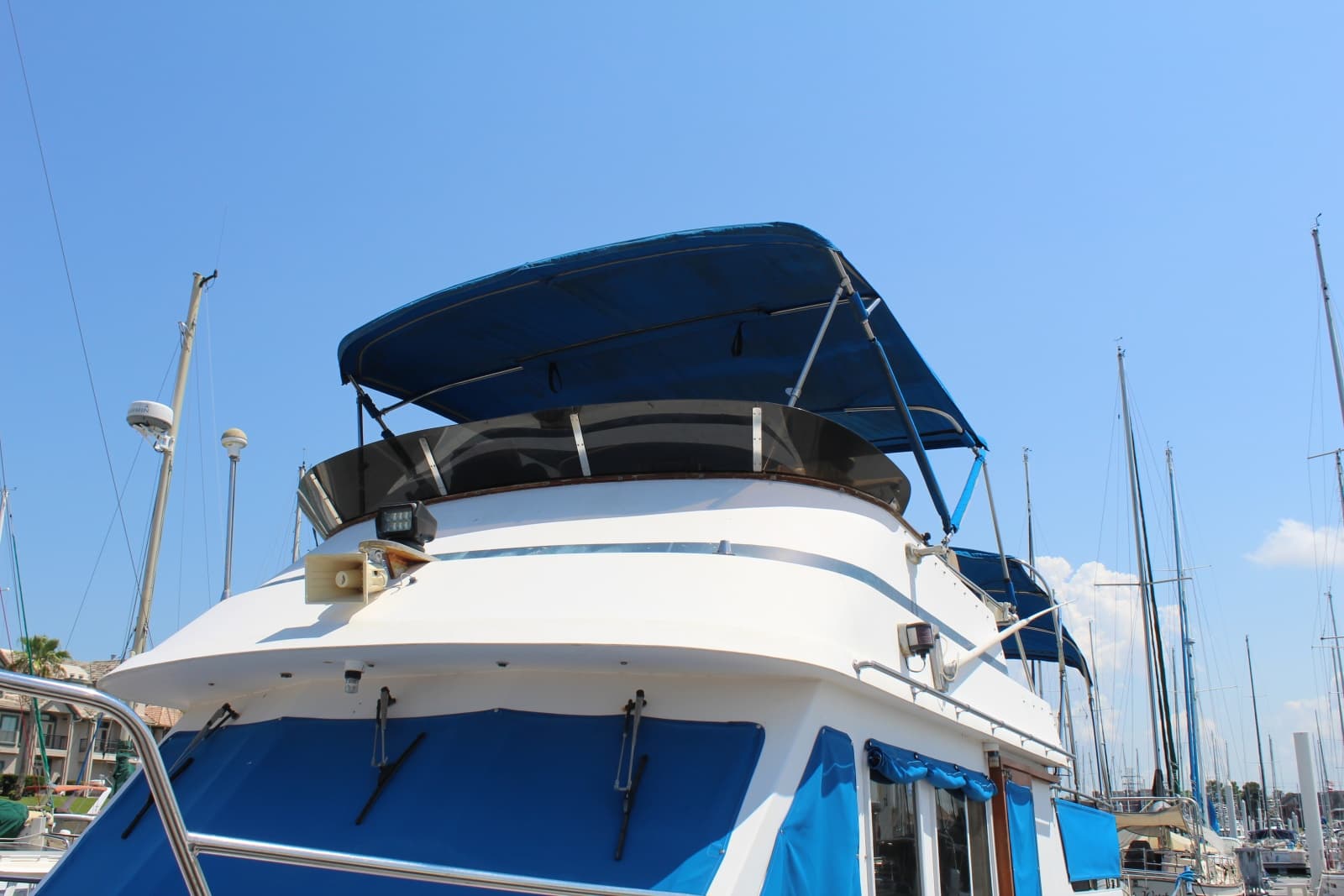1983 Ocean Alexander 40 Double Cabin - Photo 2