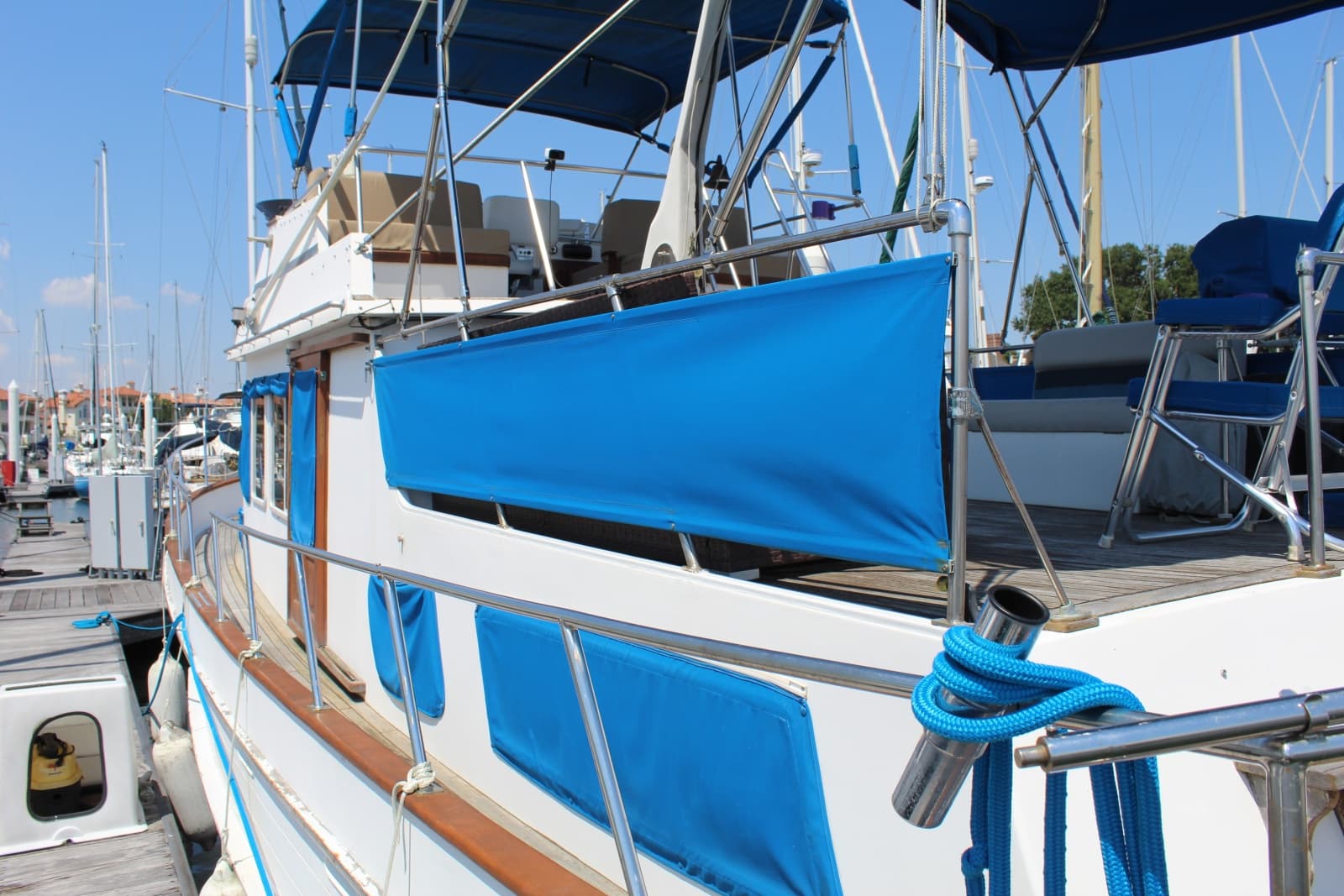 1983 Ocean Alexander 40 Double Cabin - Photo 4
