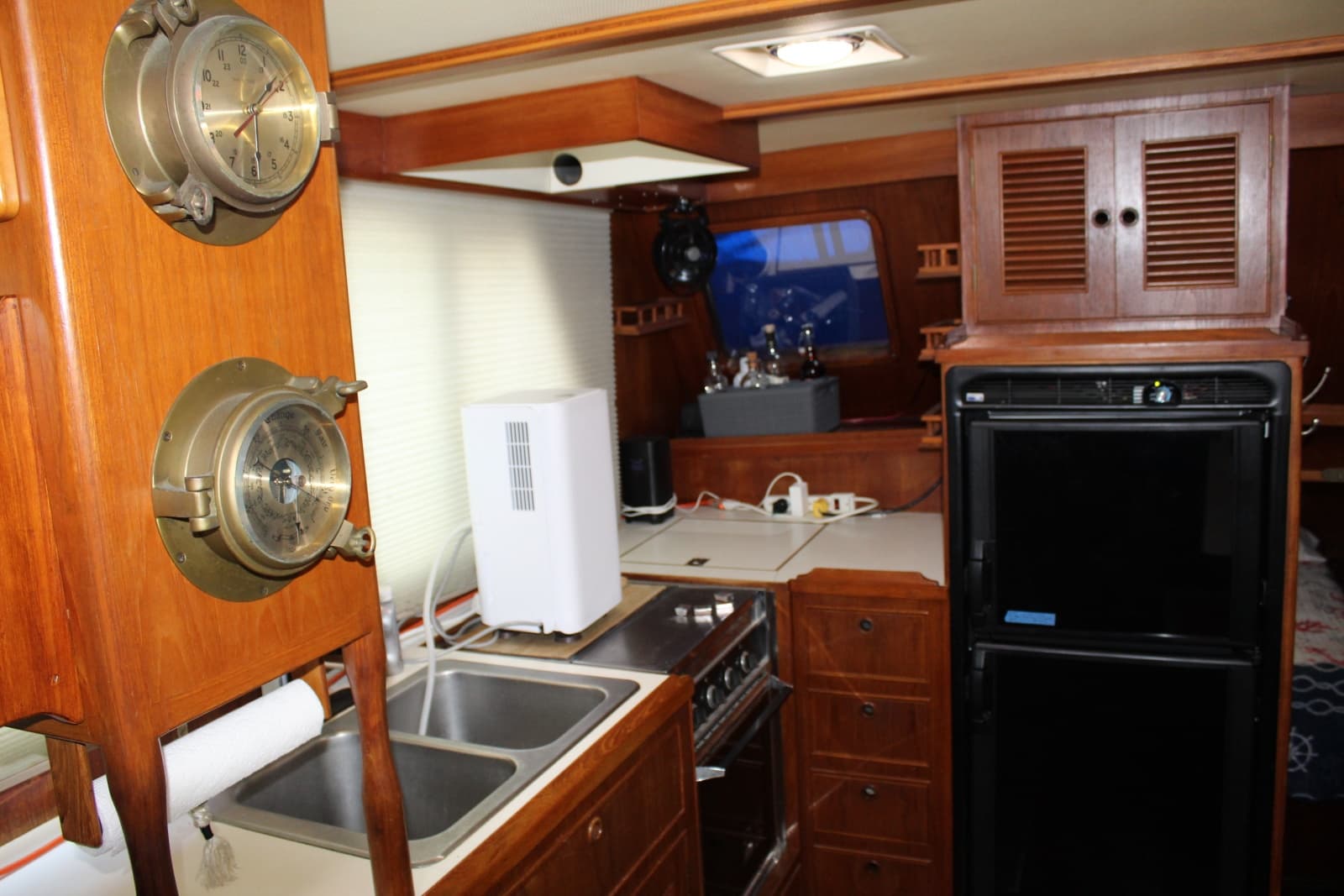 1983 Ocean Alexander 40 Double Cabin - Photo 12