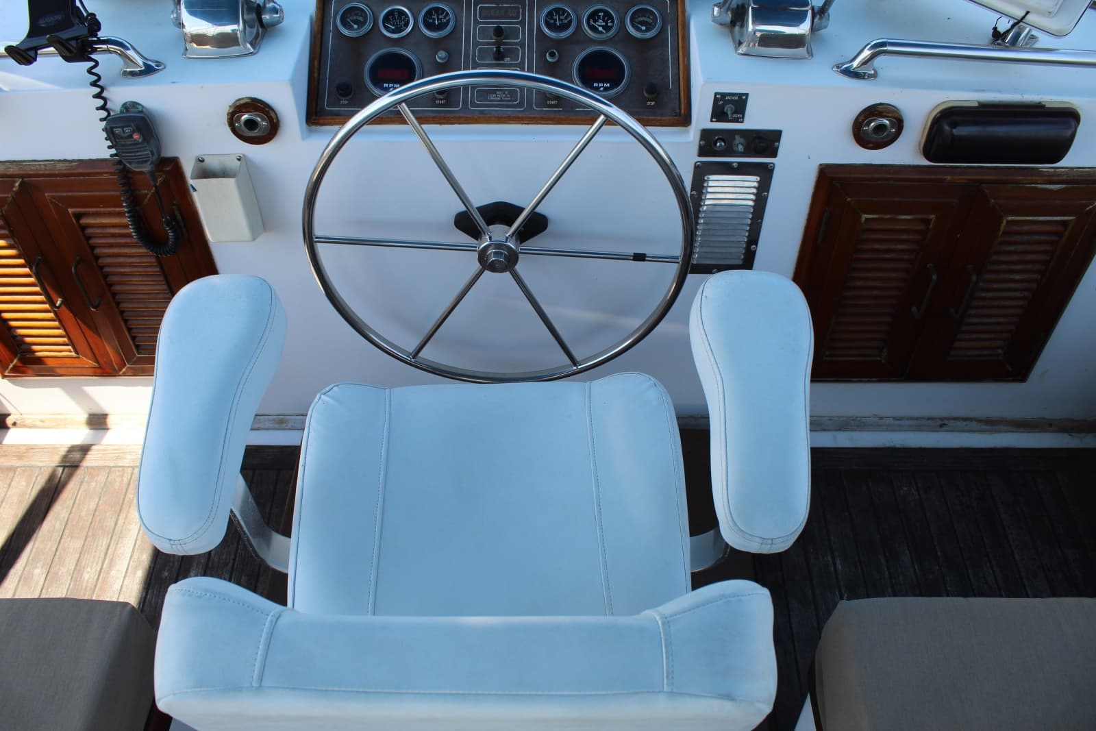 1983 Ocean Alexander 40 Double Cabin - Photo 9