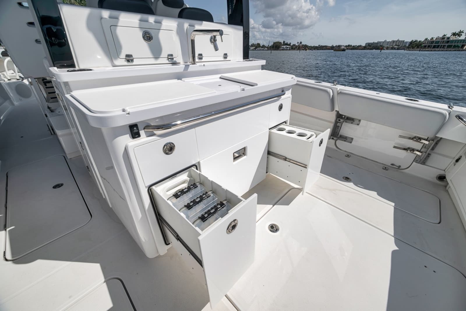 2024 HCB 42 Lujo - Photo 12