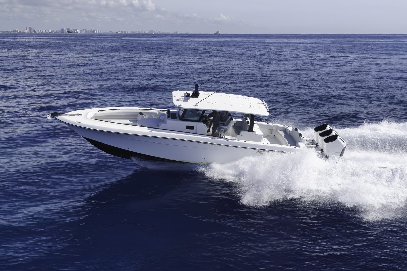 2024 HCB 42 Lujo - Photo 2