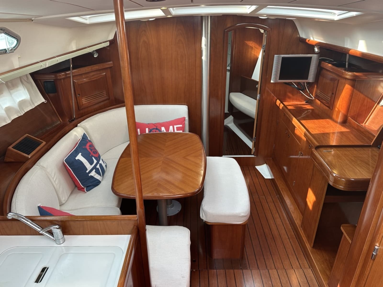 2004 Beneteau 393 - Photo 13