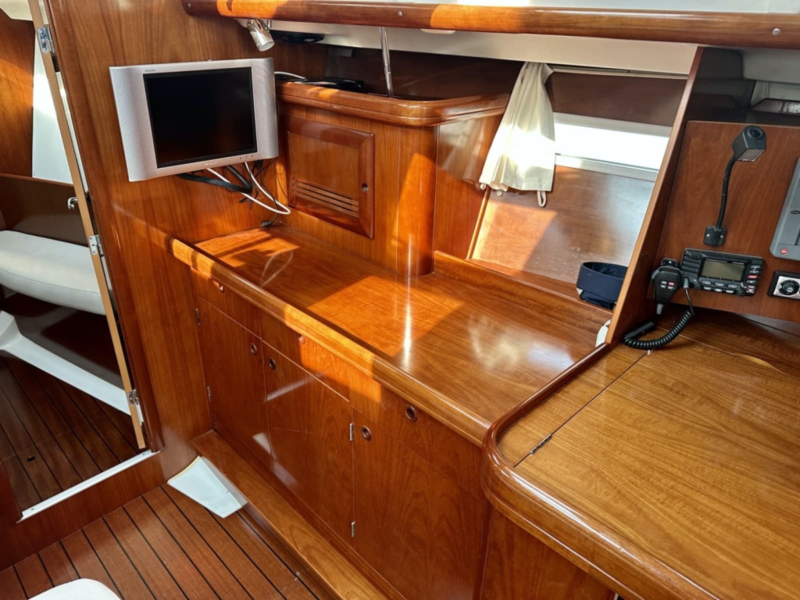 2004 Beneteau 393 - Photo 14