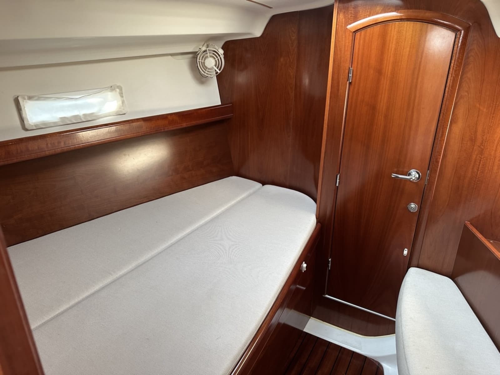 2004 Beneteau 393 - Photo 17