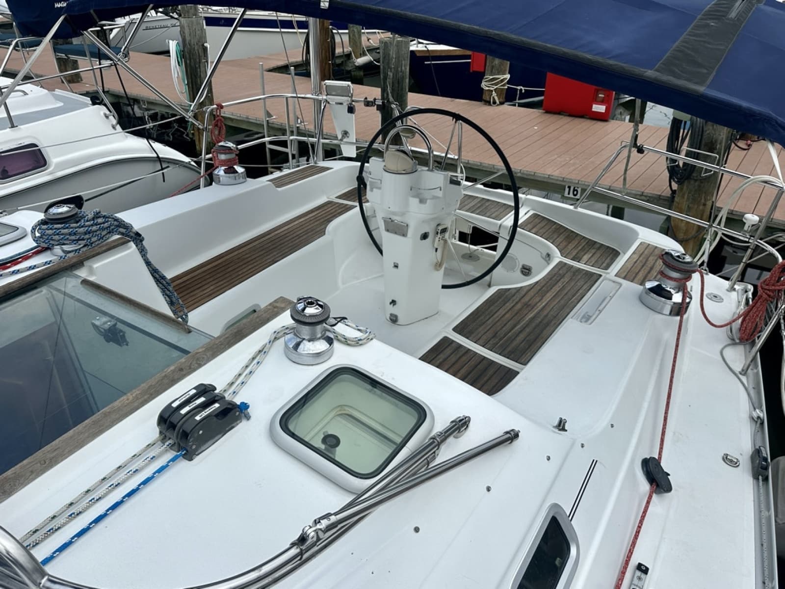 2004 Beneteau 393 - Photo 10