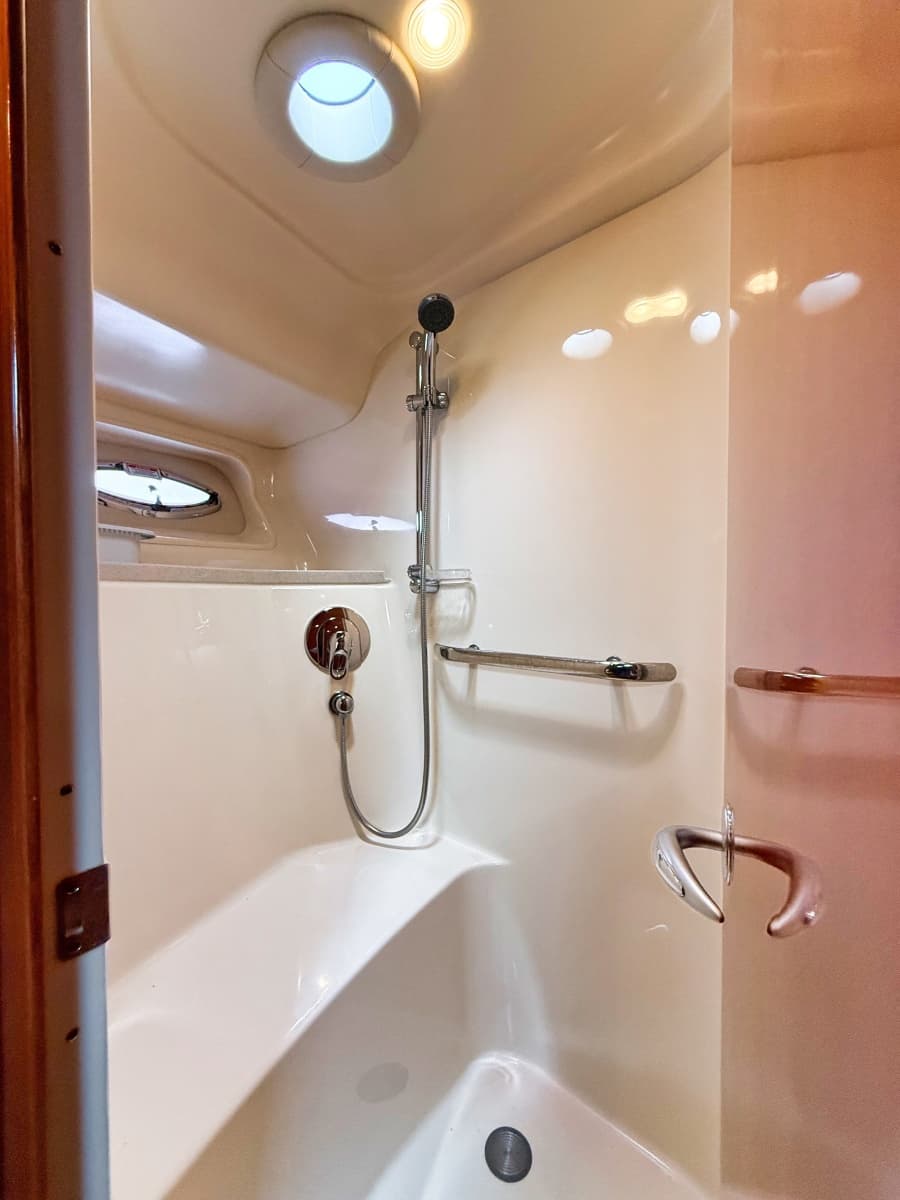 2003 Sea Ray 550 Sundancer - Photo 31