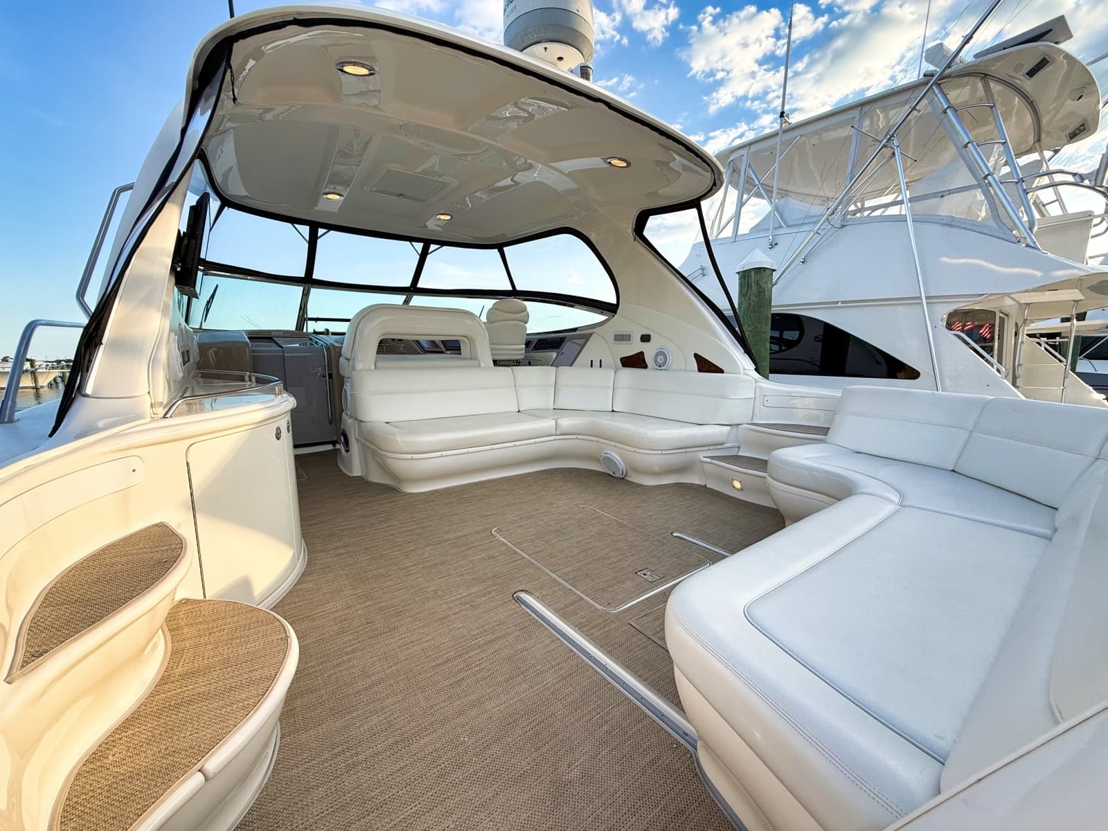 2003 Sea Ray 550 Sundancer - Photo 2