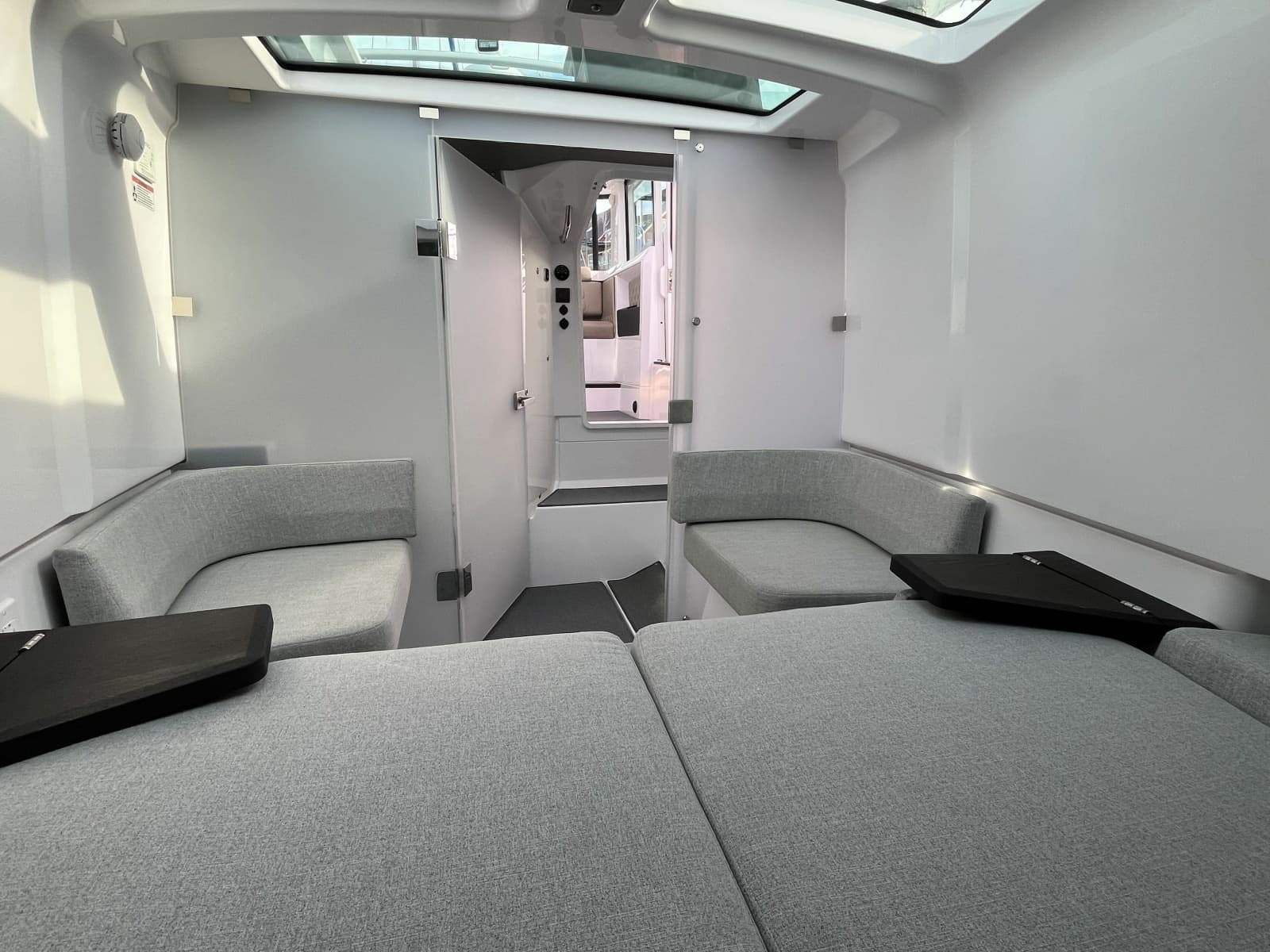 2023 Axopar 37 XC Cross Cabin - Photo 24
