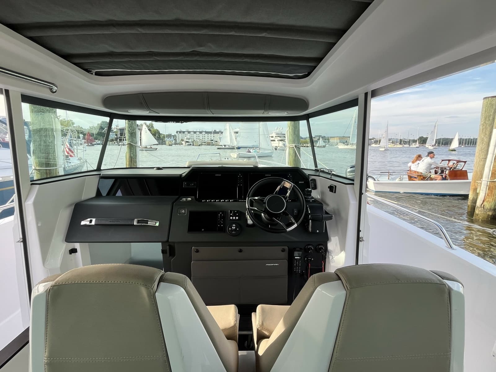 2023 Axopar 37 XC Cross Cabin - Photo 15