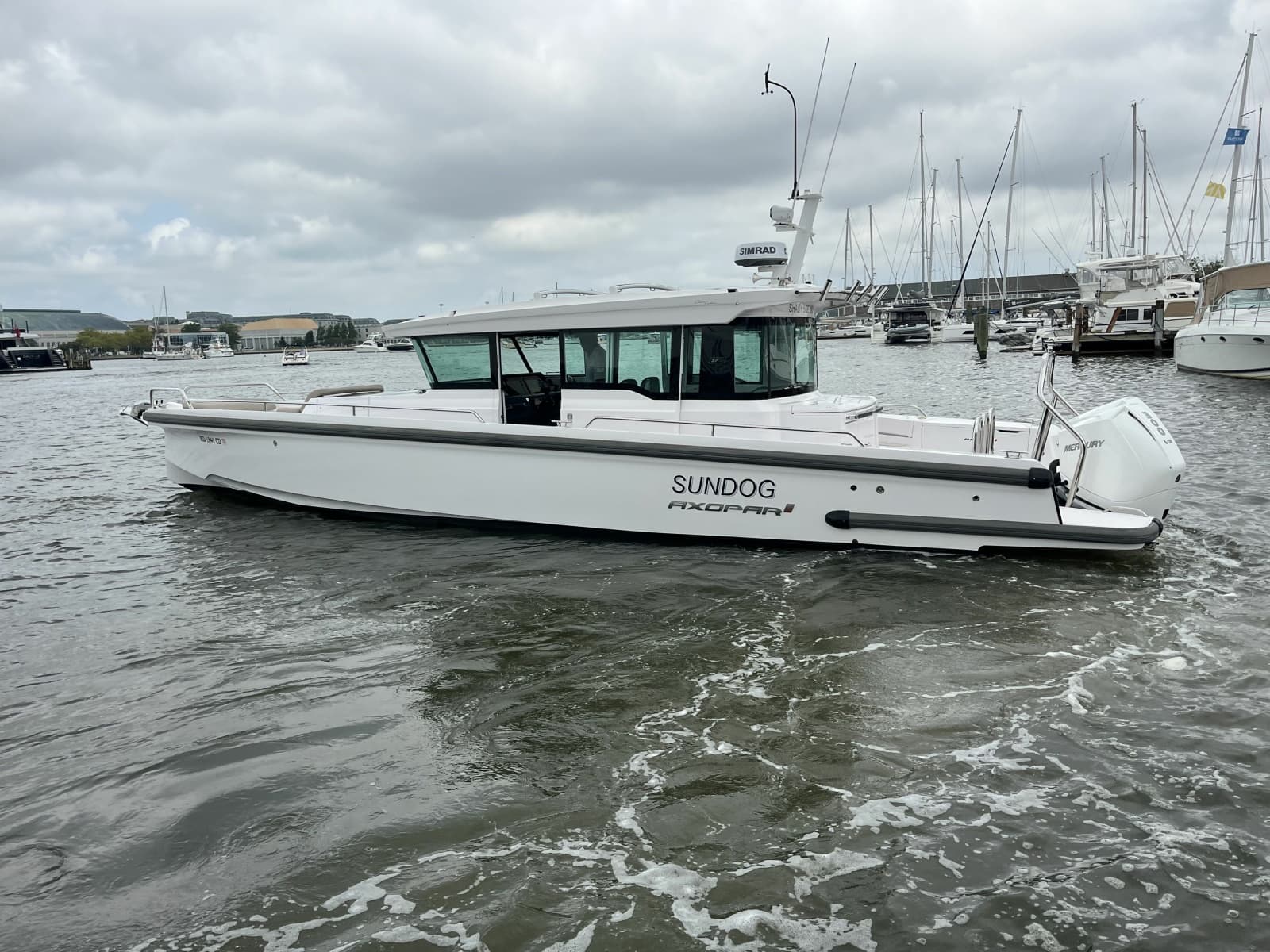 2023 Axopar 37 XC Cross Cabin - Photo 4