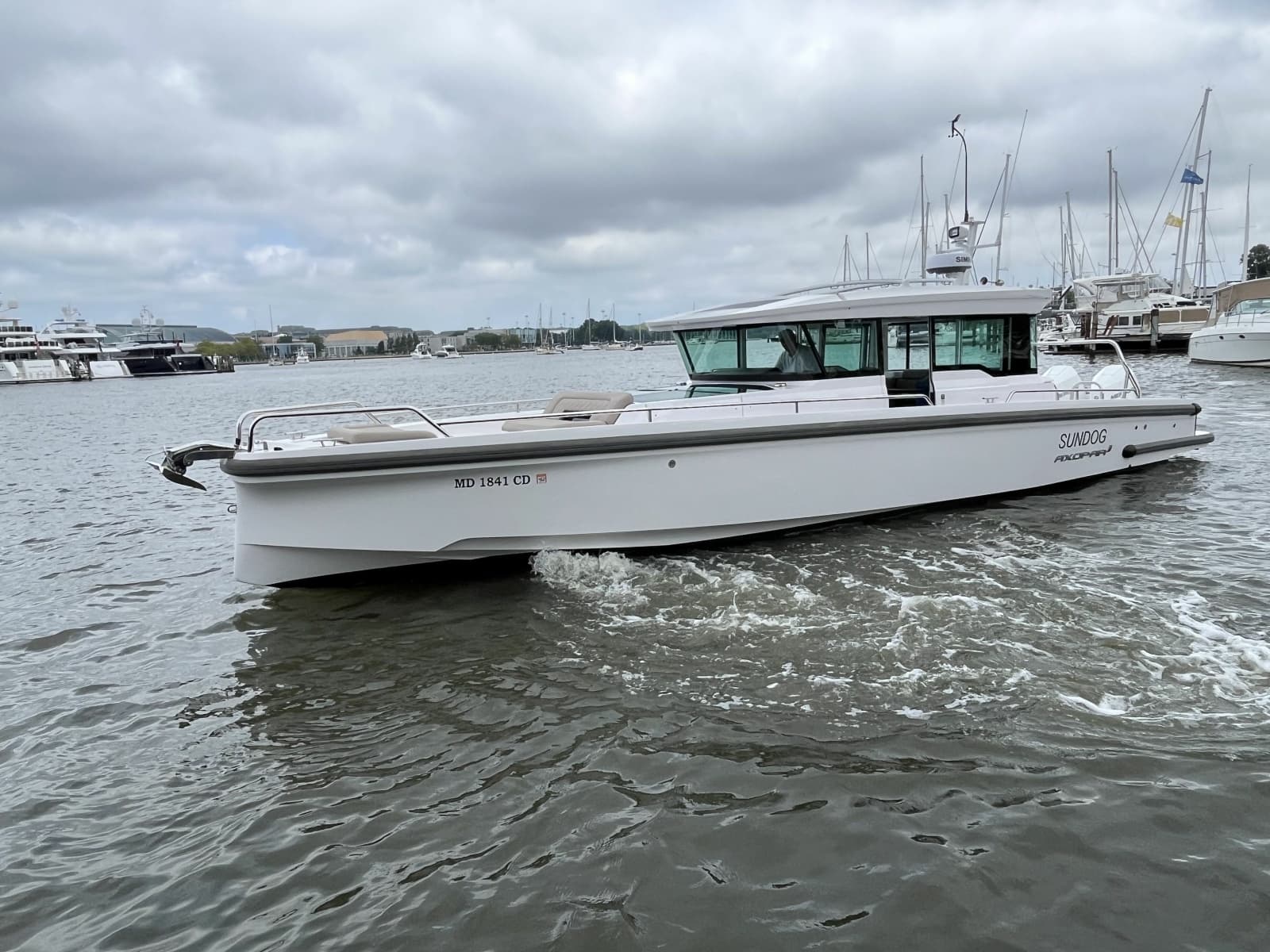 2023 Axopar 37 XC Cross Cabin - Photo 3