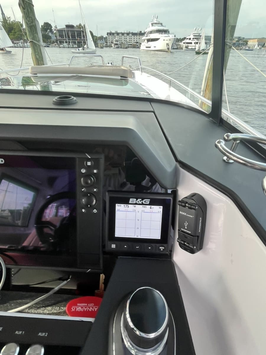 2023 Axopar 37 XC Cross Cabin - Photo 19