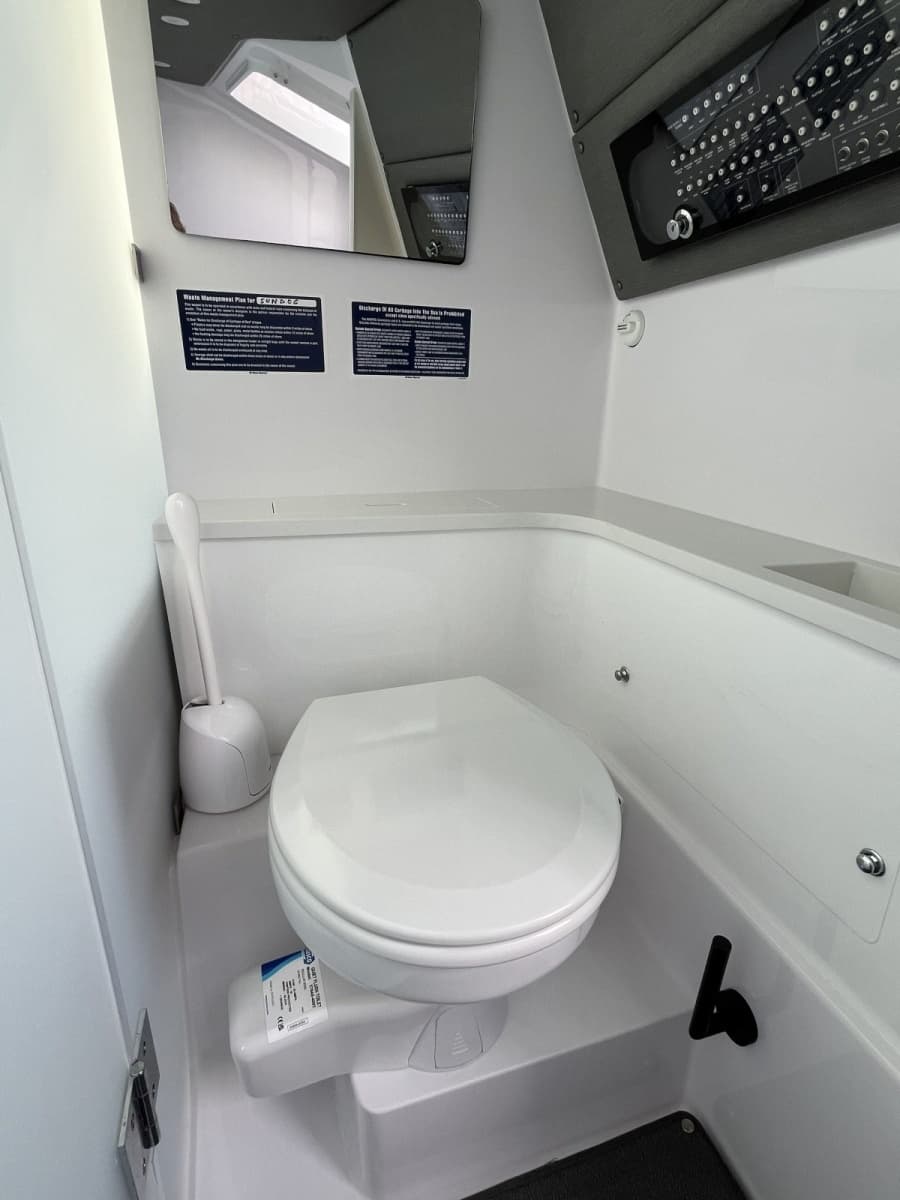 2023 Axopar 37 XC Cross Cabin - Photo 27