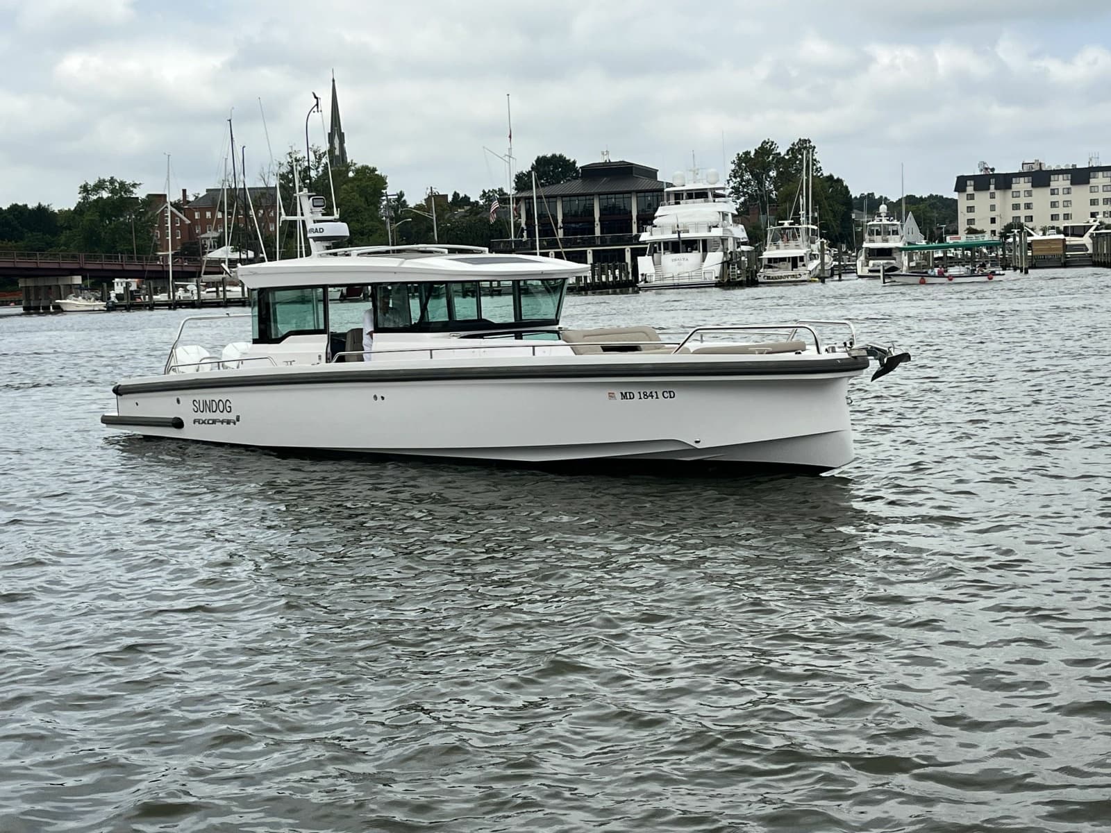 2023 Axopar 37 XC Cross Cabin - Photo 2