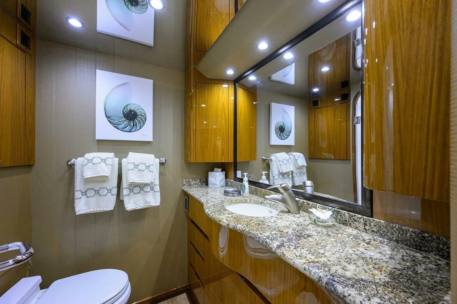 2010 Viking Enclosed Flybridge - Photo 16