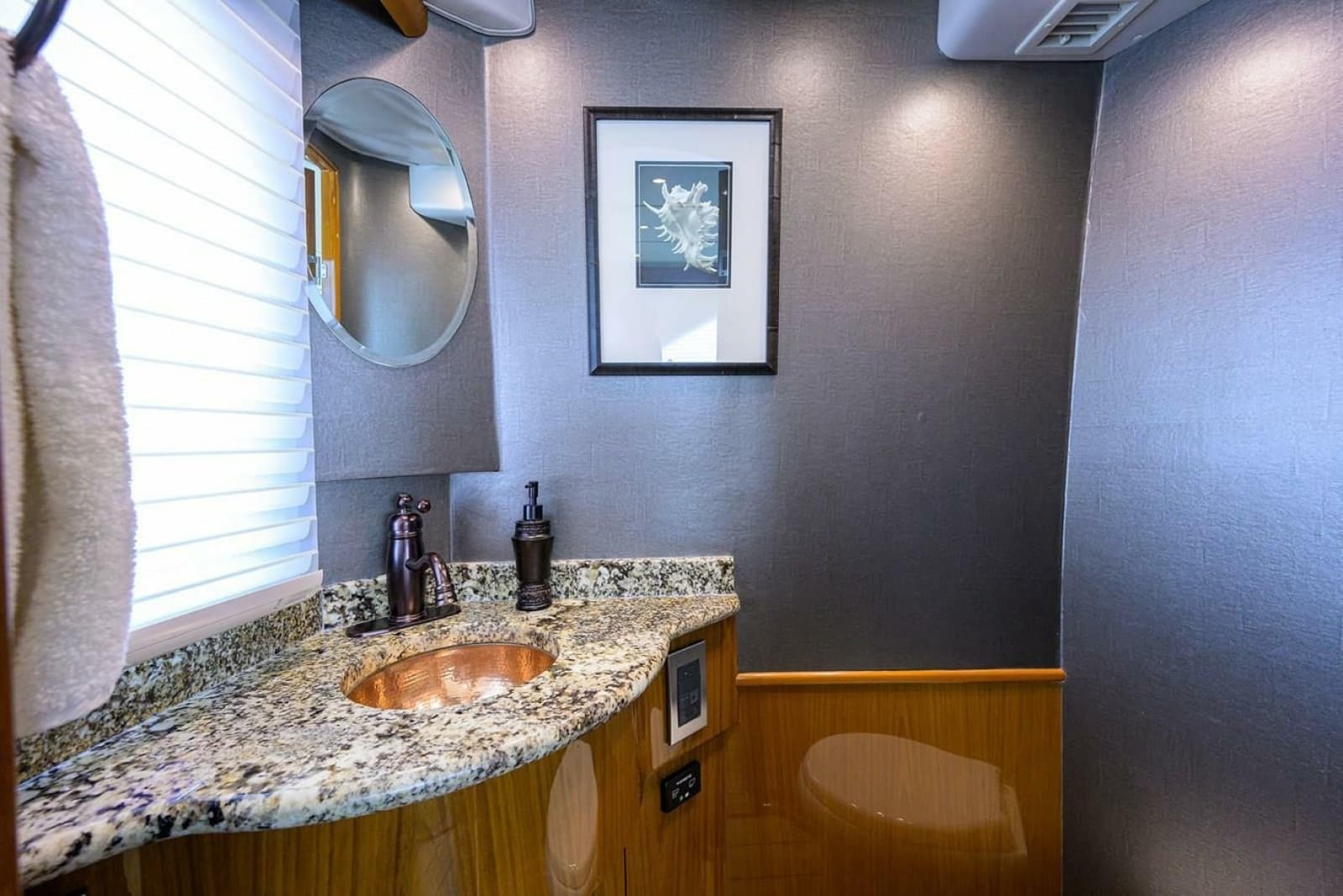 2010 Viking Enclosed Flybridge - Photo 13