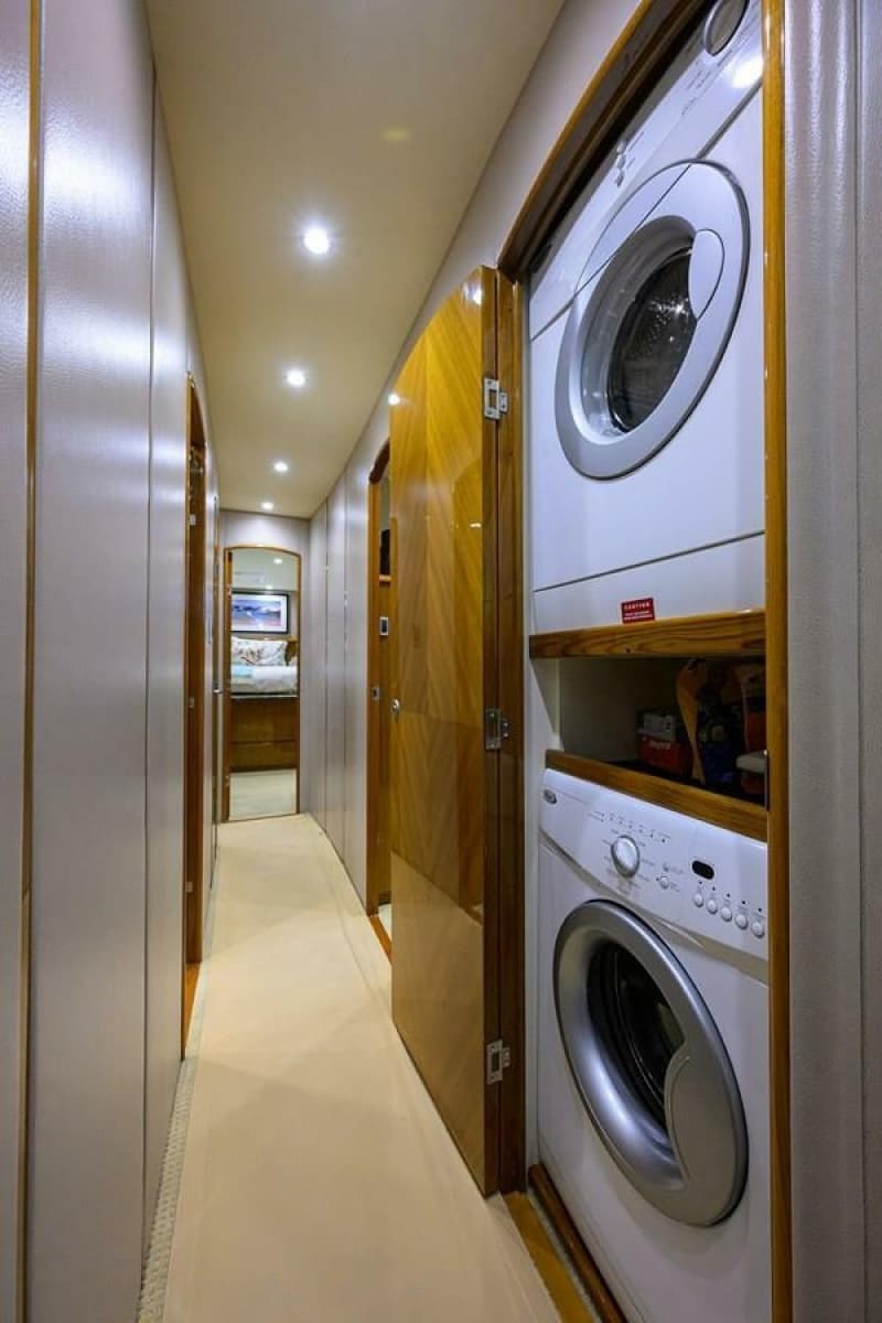 2010 Viking Enclosed Flybridge - Photo 31