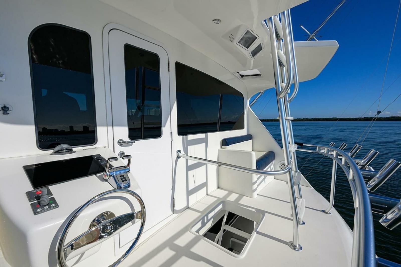 2010 Viking Enclosed Flybridge - Photo 27