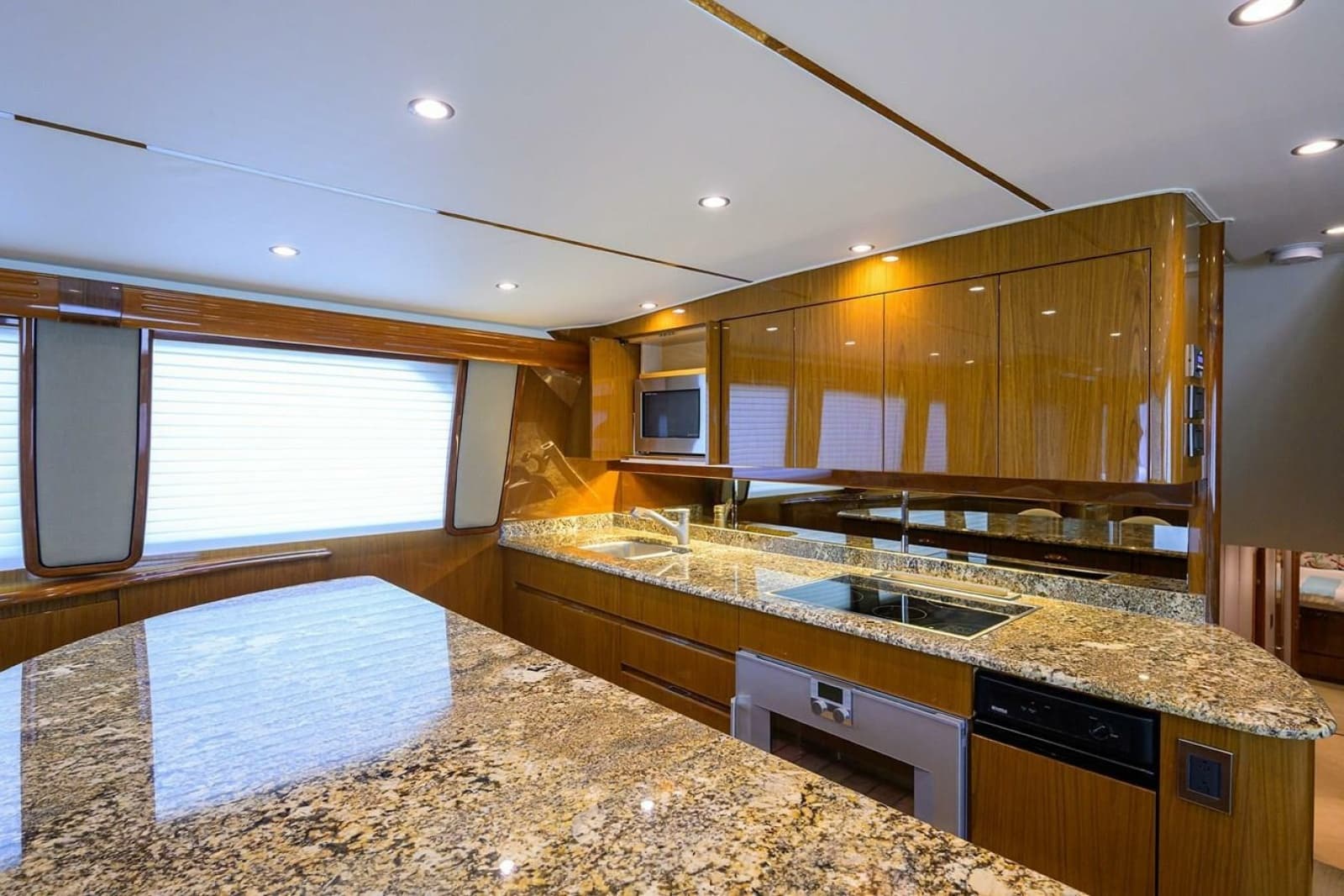 2010 Viking Enclosed Flybridge - Photo 10